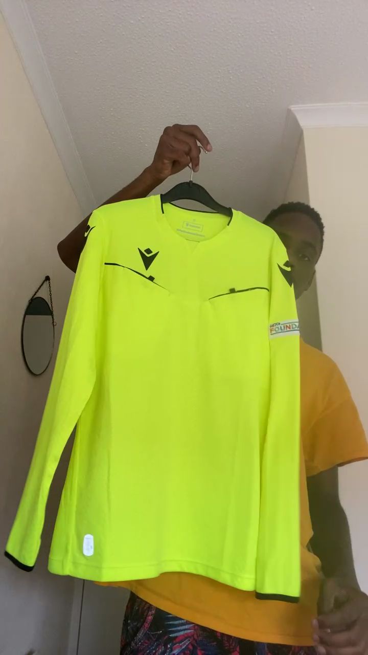 Macron Uefa Referee Kit imagen 1
