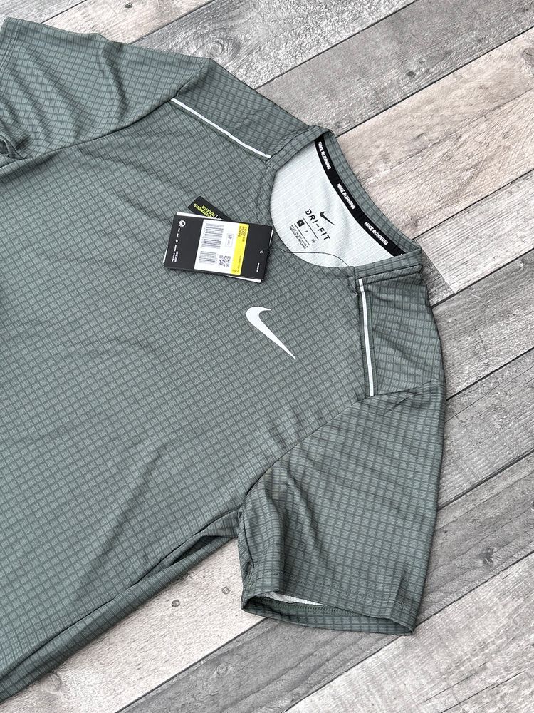 Nike Dri-Fit Miler T-shirt & Short Set - ‘Graphic Sage Print’ - Size Small   4