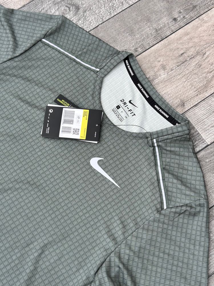 Nike Dri-Fit Miler T-shirt & Short Set - ‘Graphic Sage Print’ - Size Small   5