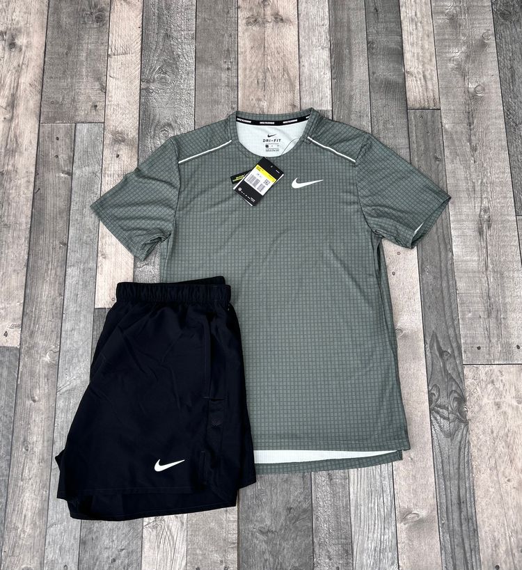 Nike Dri-Fit Miler T-shirt & Short Set - ‘Graphic Sage Print’ - Size Small   2
