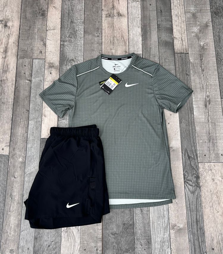 Nike Dri-Fit Miler T-shirt & Short Set - ‘Graphic Sage Print’ - Size Small  