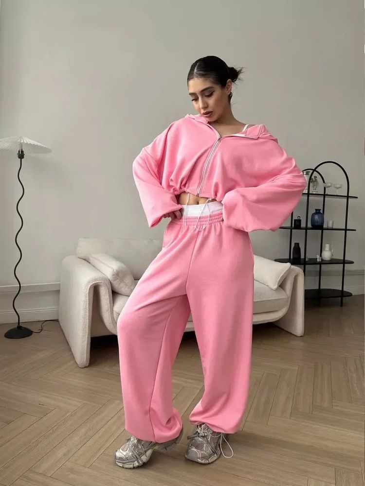 Pink Zip-Up Hoodie And Matching Sweatpants Set image 1