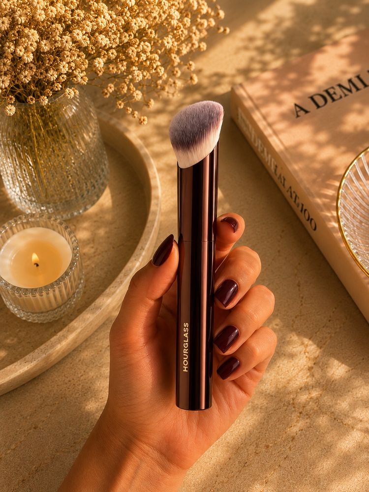 Hourglass Makeup Brush N° 21