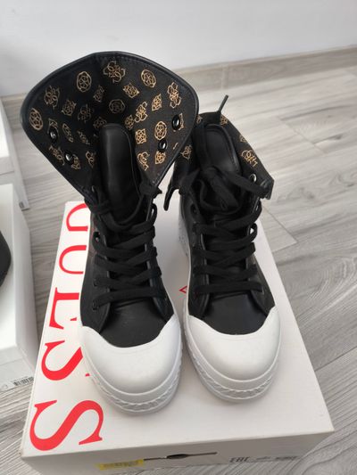 Guess Buty Sneakersy Trampki Damskie Guess High-Top Sneakers
