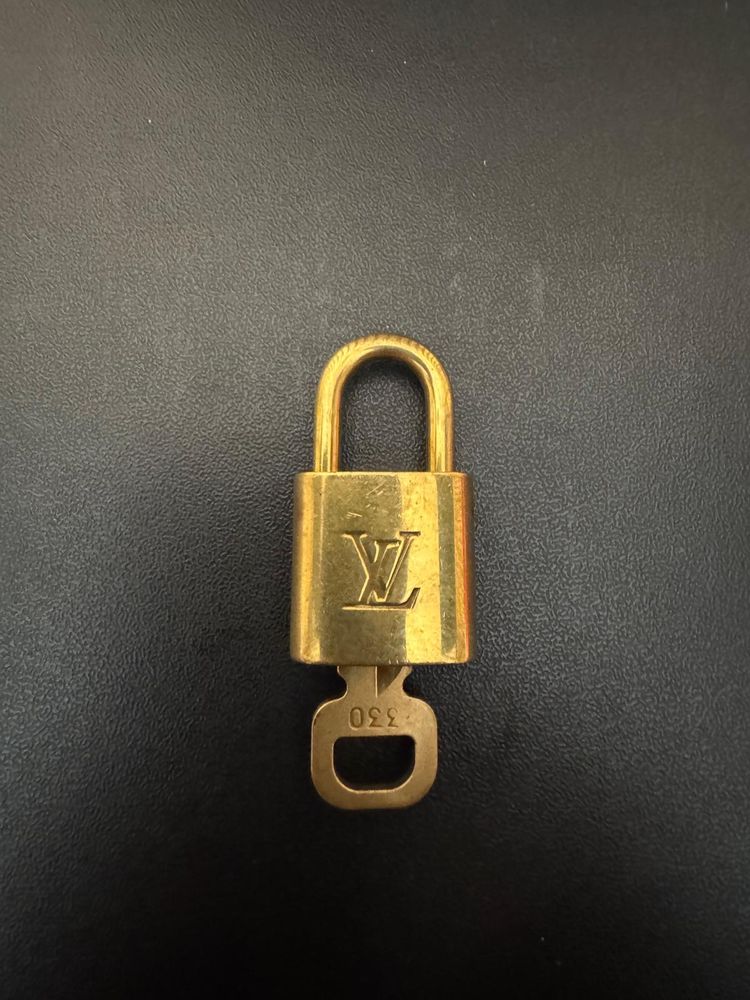 B13 Louis Vuitton Gold Padlock With Key