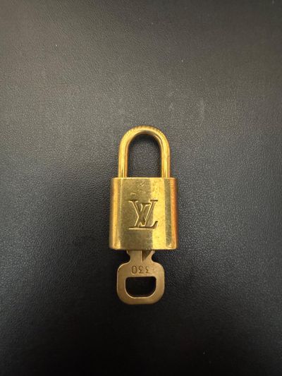 B13 Louis Vuitton Gold Padlock With Key