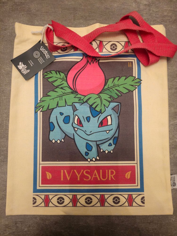 Pokémon Pokémon Natural History Museum Ivysaur Tote Bag product image