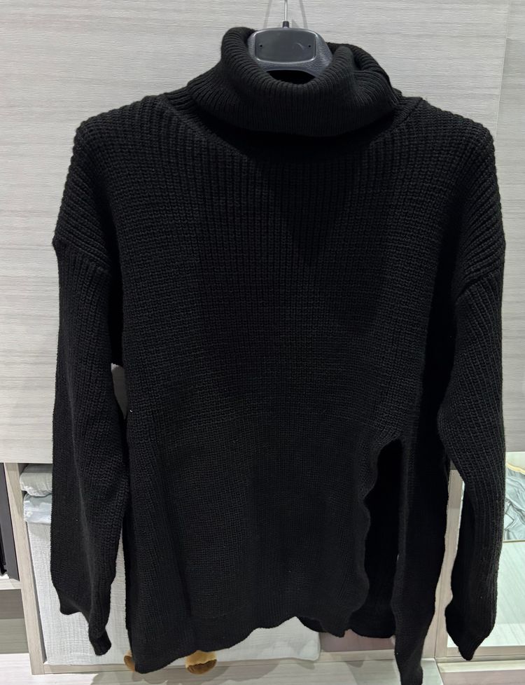 SHEIN black turtleneck sweater product image