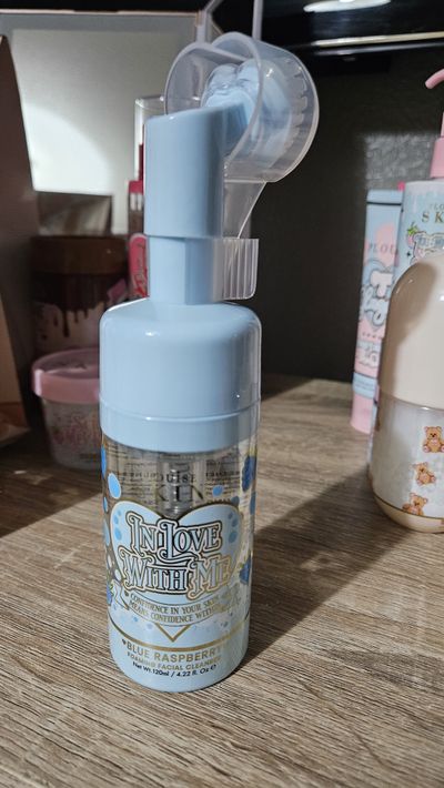 Blue Raspberry Scented Foam Cleanser