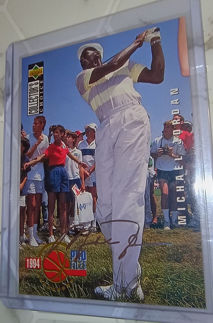 Michael Jordan 1994 Upper Deck Collector's Choice Pro Files Holo Silver  Signature No. 204