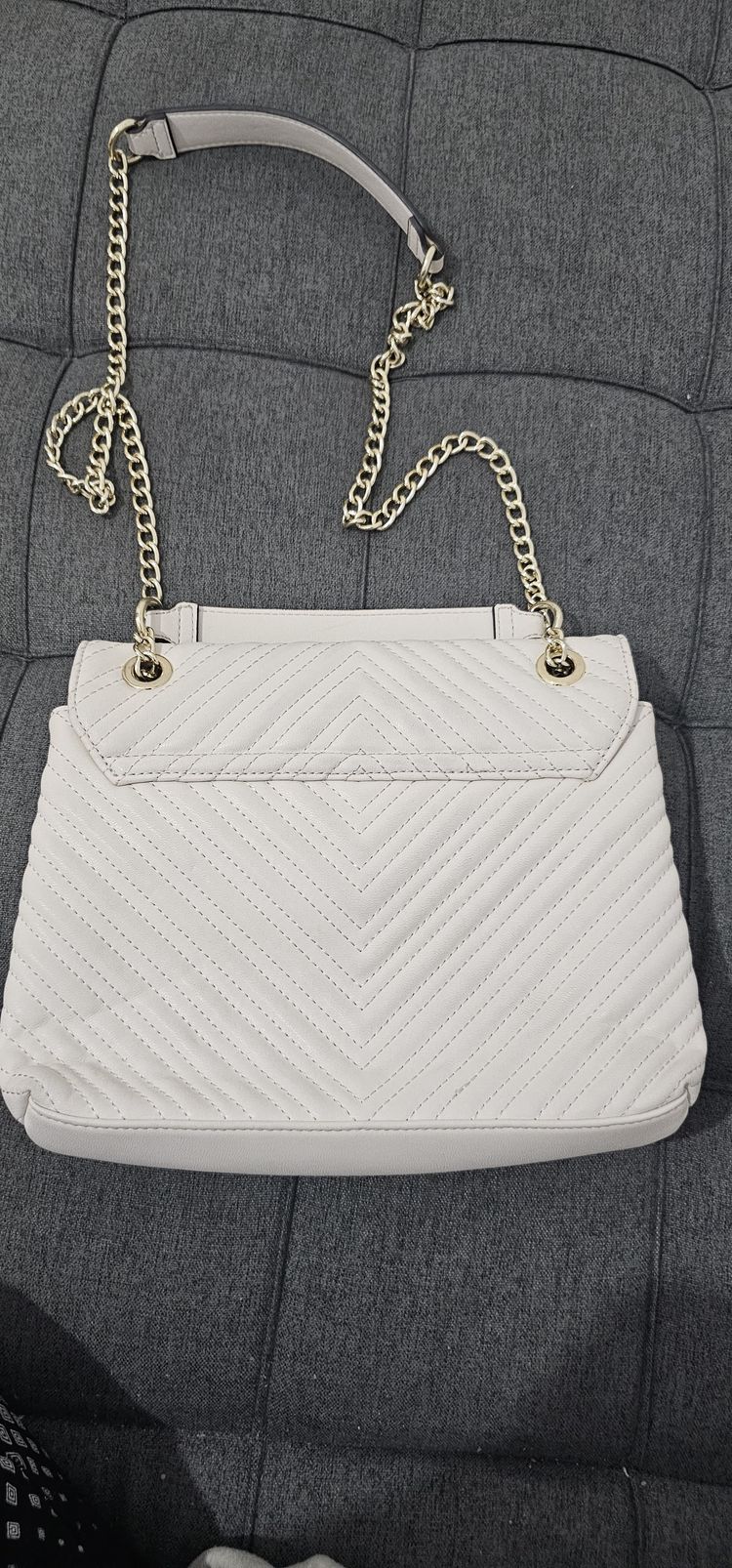 Immagine di Guess white quilted shoulder bag 2