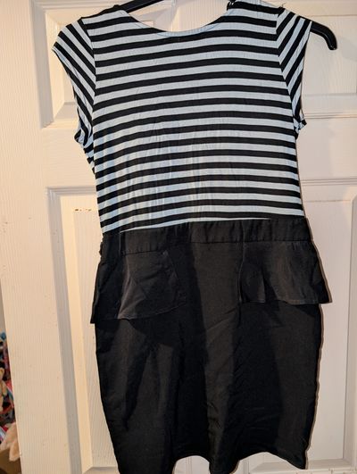 Black And White Striped Dress With Zipper Back