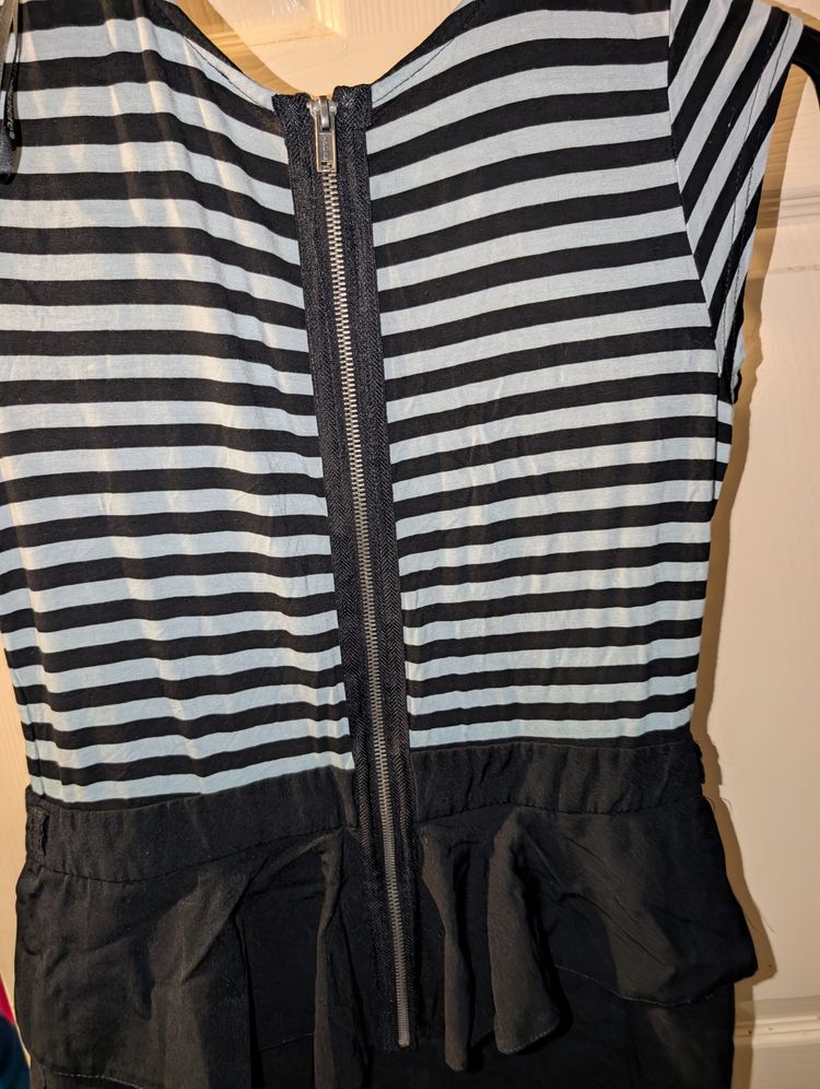 Black And White Striped Dress With Zipper Back 2