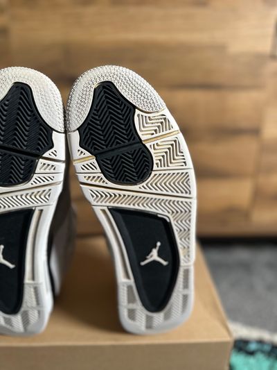 Nike Air Jordan 4 “Military Blacks” U.K. 9 5