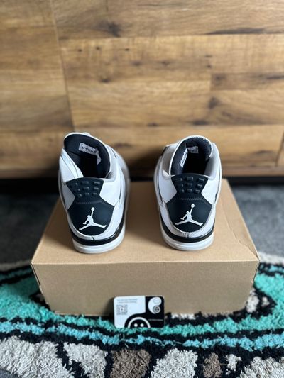 Nike Air Jordan 4 “Military Blacks” U.K. 9 7