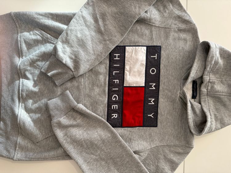 Tommy Hilfiger grey hoodie 2