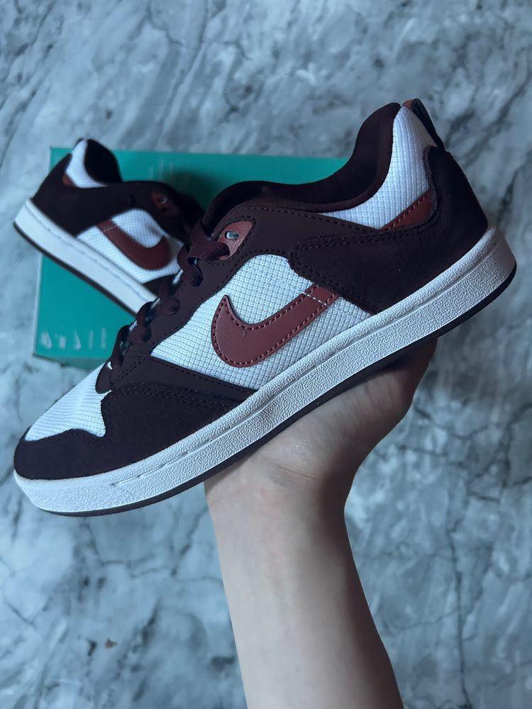 Nike Nike Sneakers product image