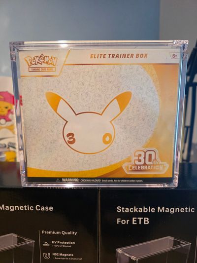 Elite Trianer Box Premium TCG Display Case