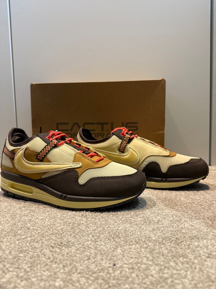 Travis Scott Baroque Brown 