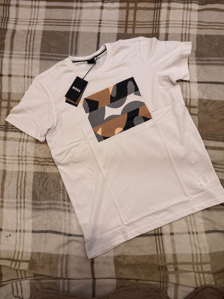 Boss White T-Shirt With Camo Print
