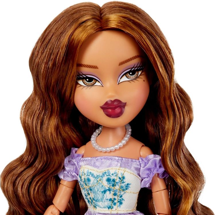 Bratz Goin' Out! Doll - Yasmin image 5