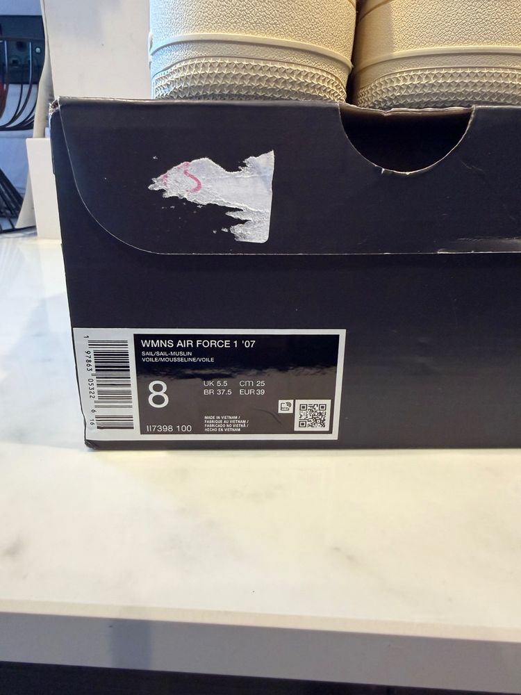 Immagine di Nike Wmns Air Force 1 '07 Sneakers 3