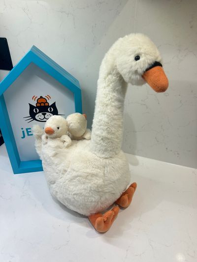 Jellycat Featherful Swan set BNWT rare retired