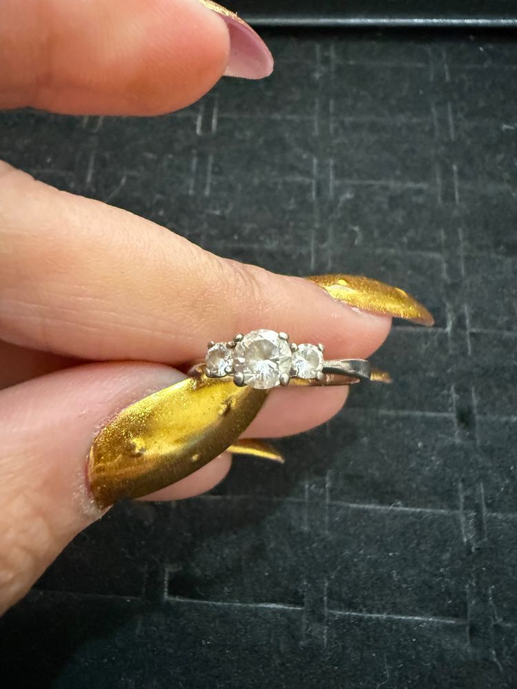 Silver Ring With Three Stones obraz 2