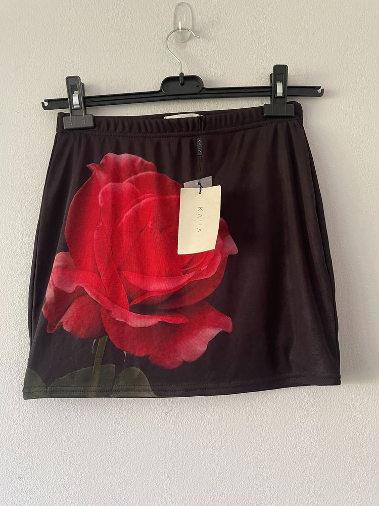 NEW Kaiia Black Skirt with Red Rose Print