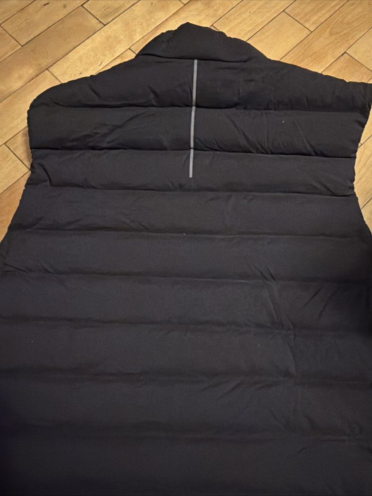Lululemon Navigation Stretch Down Vest Black Men's Gillet Medium Excellent Cond image 3