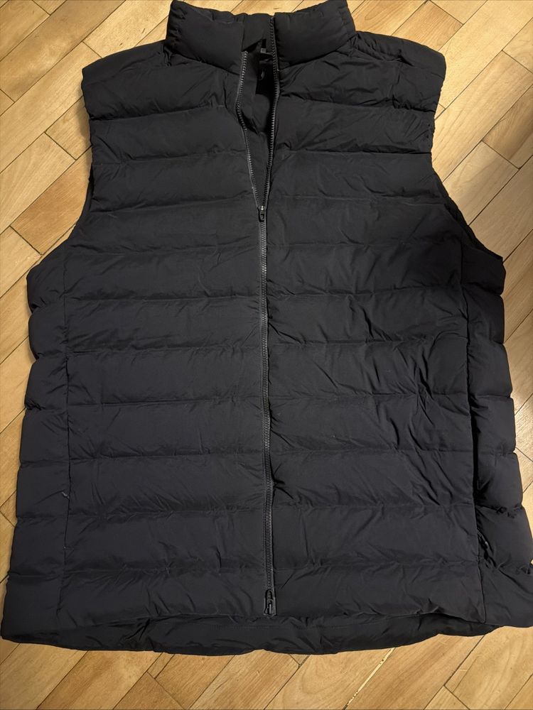 Lululemon Navigation Stretch Down Vest Black Men's Gillet Medium Excellent Cond image 1