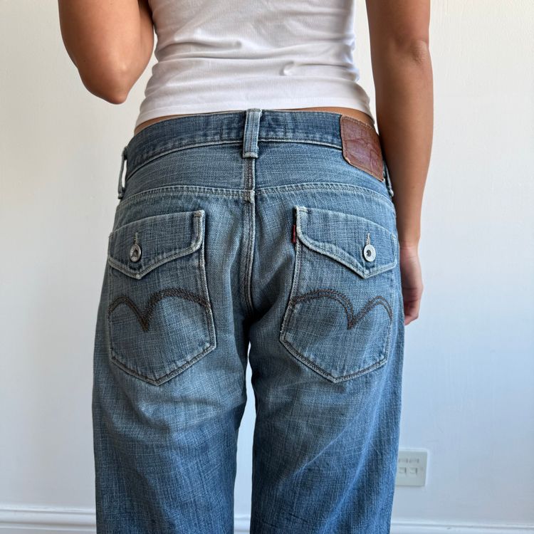 Levi’s ripped knee jeans - Size 33x32 obraz 4