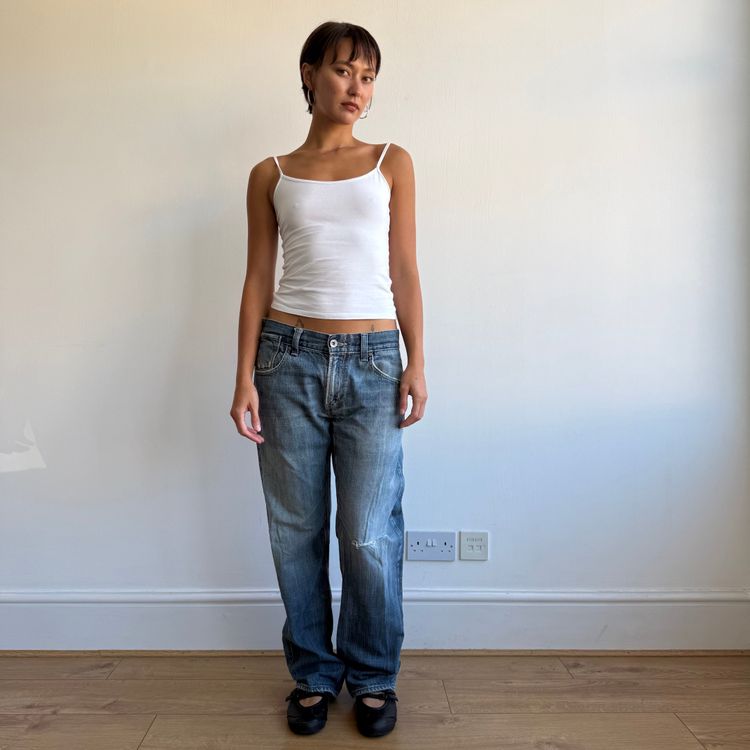 Levi’s ripped knee jeans - Size 33x32 obraz 2