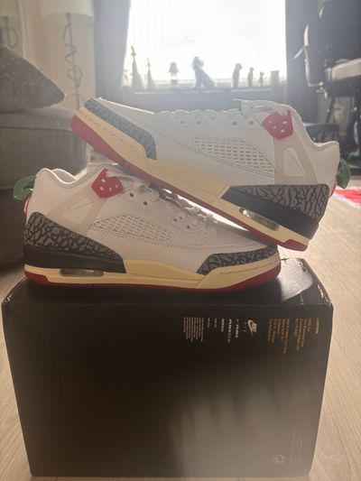 Nike Air Jordan 4 Retro