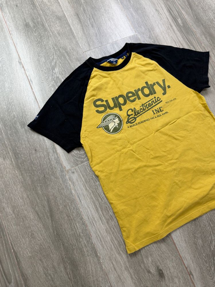 Superdry Yellow And Black Raglan Sleeve T-Shirt obraz 4
