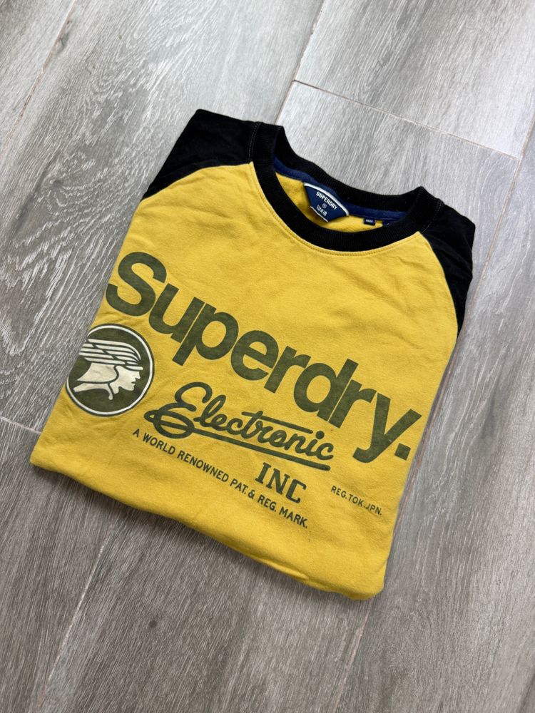 Superdry Yellow And Black Raglan Sleeve T-Shirt