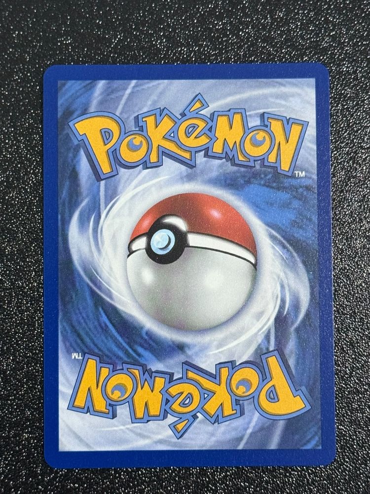 Mewtwo 30 anniversario  imagen 2
