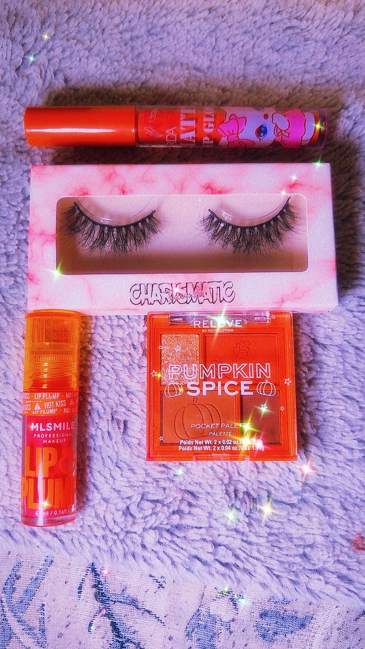 Beauty Bundle  Lashes + Eyeshadow Palette +2 Lip Glosses makeup