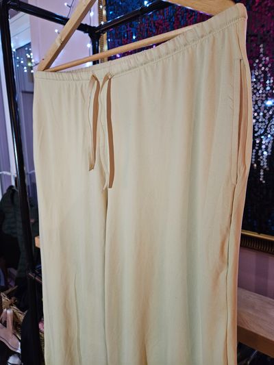 Cream Casual Pants With Drawstring Waist