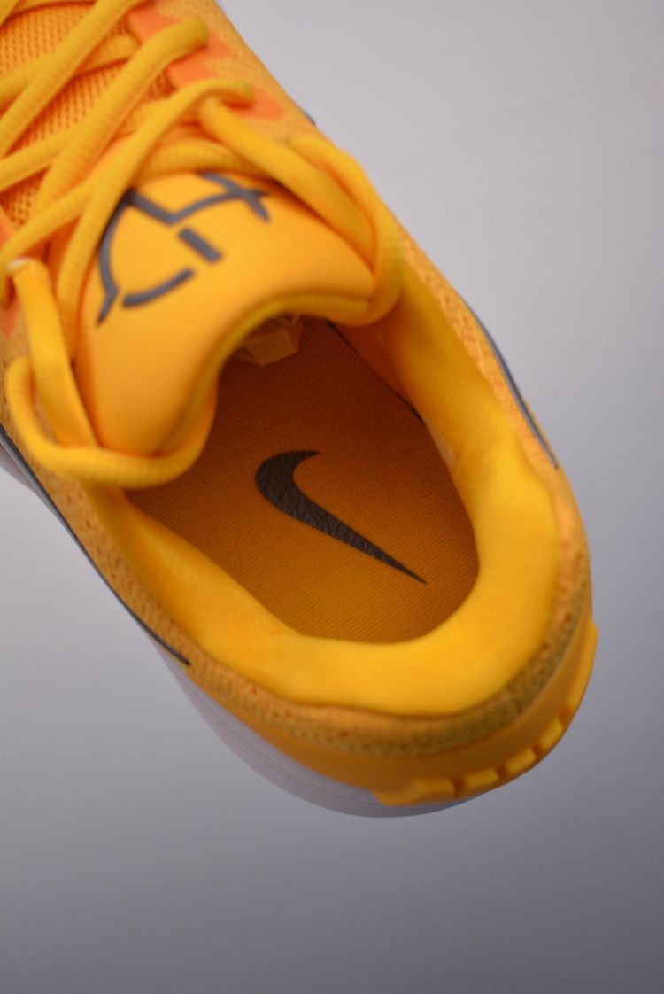 Sneakers image 9
