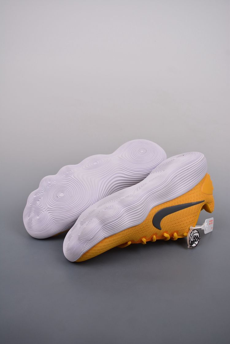 Sneakers image 8