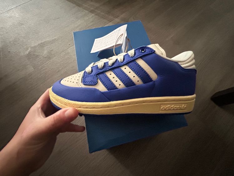 Adidas sneakers uk 3.5
