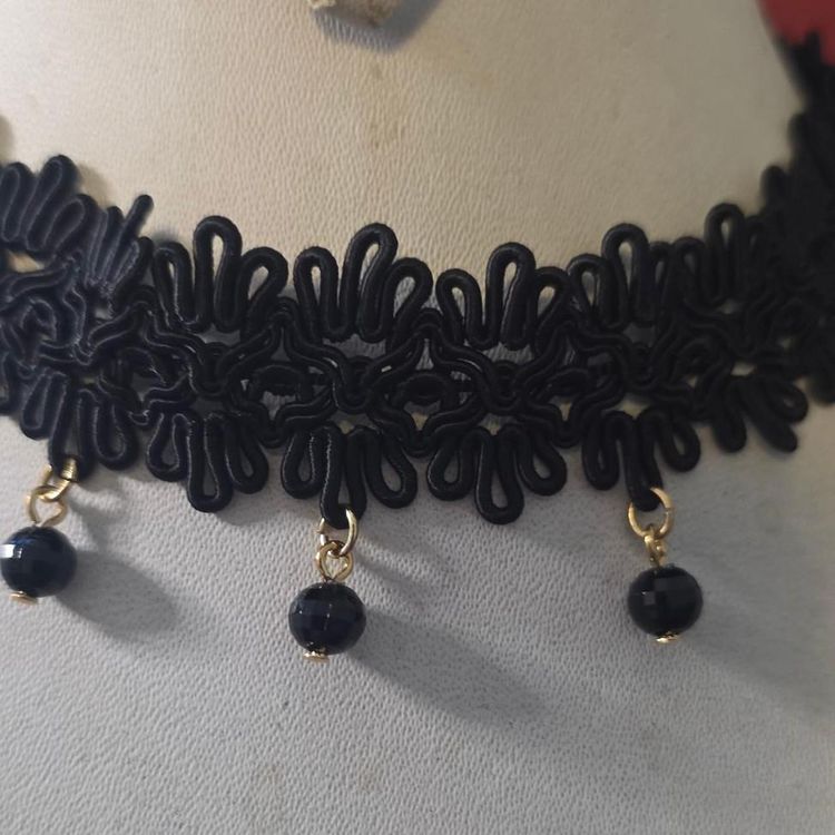Black Lace Choker Necklace With Dangling Beads obraz 5