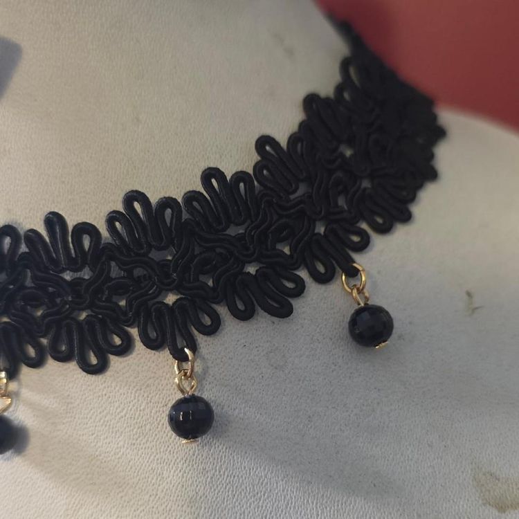 Black Lace Choker Necklace With Dangling Beads obraz 7