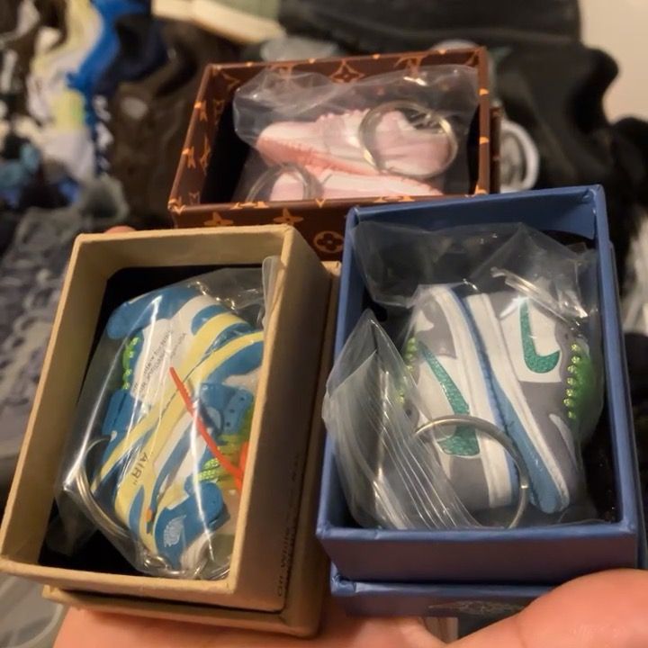 Travis Scott Sneaker keyrings 2 in box (pairs) LV,OW,Dior,Travis Scott’s and more product image