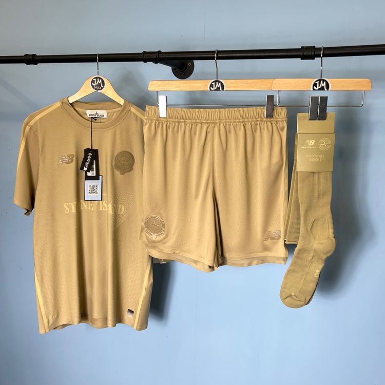 BNWT Large Stone Island x New Balance Beige Football T-Shirt, Shorts, And Socks Set