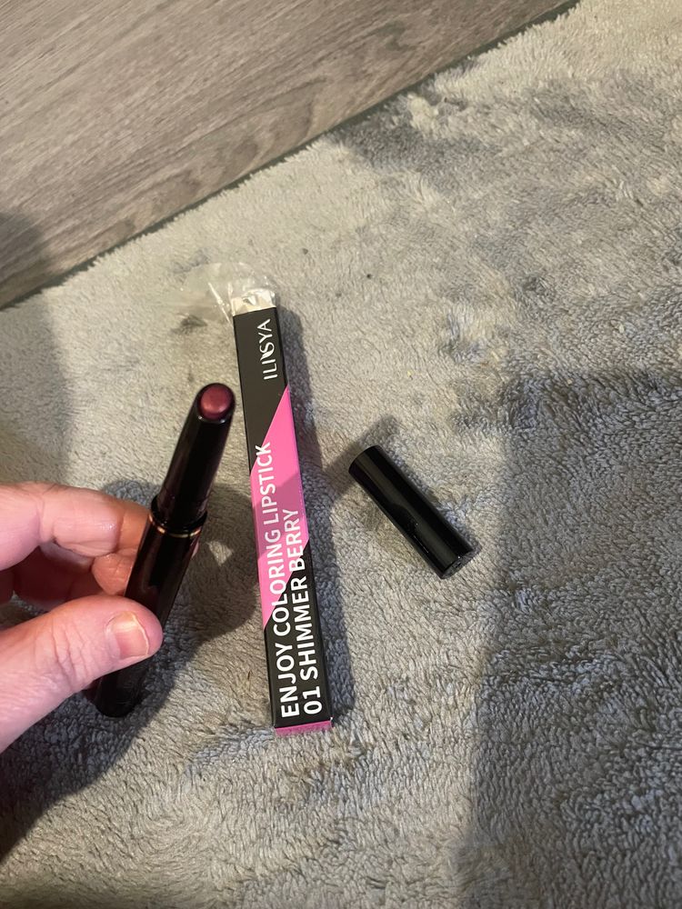 Ilisya Enjoy Coloring Lipstick 01 Shimmer Berry
