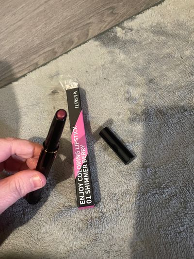 Ilisya Enjoy Coloring Lipstick 01 Shimmer Berry