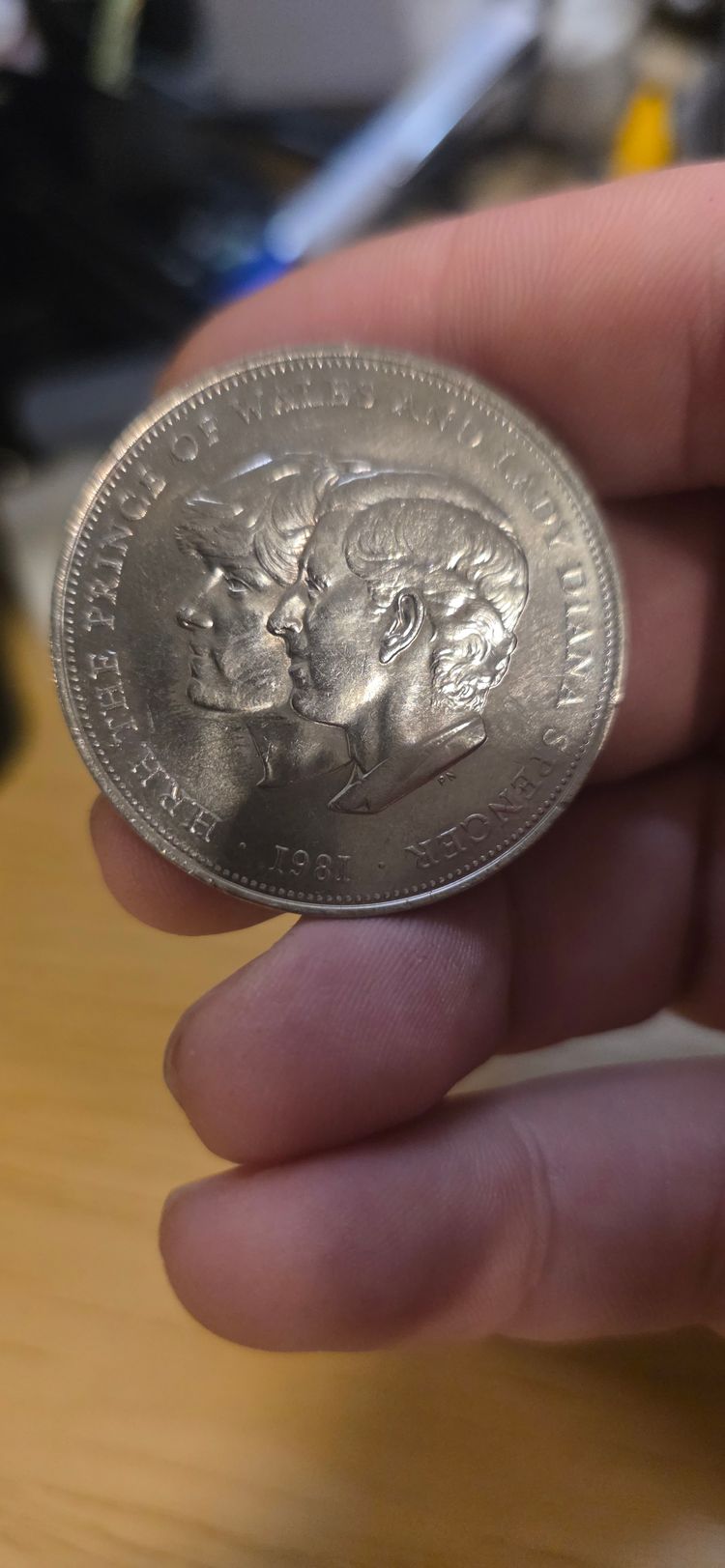 Immagine di £3). Charles and Diana Commemorative Coin  1