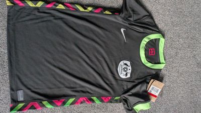 Nike Australia 2025 National Football bnwt kids